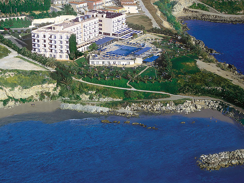 Queens Bay Hotel